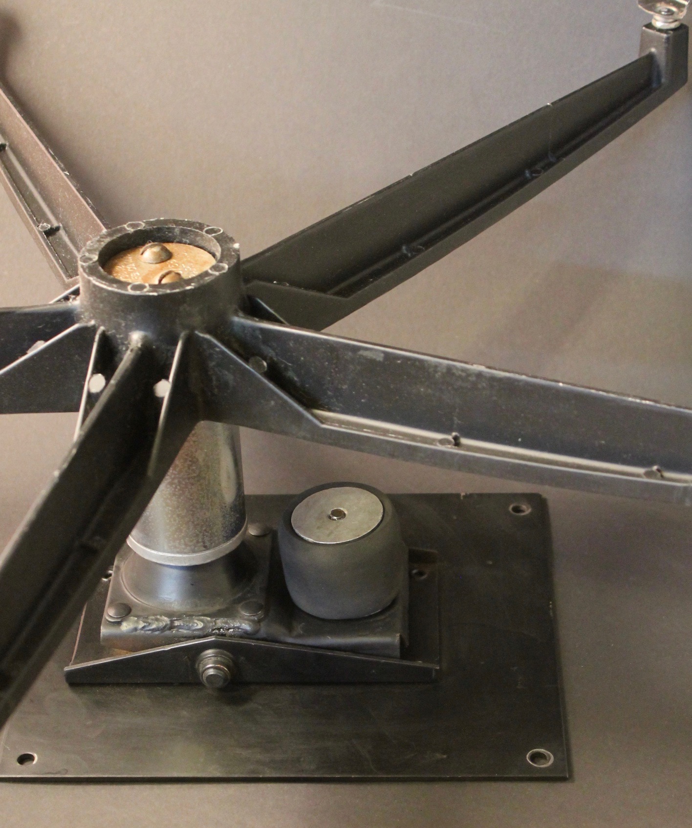 knock off / plycraft lounge chair tilt bumper photo